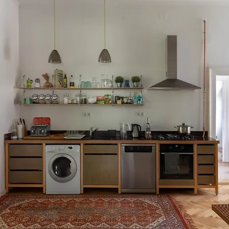 Bright & Spacious Loft With Basilica View