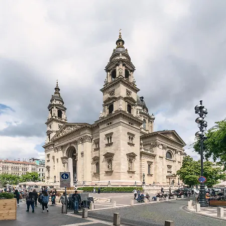 Bright & Spacious Loft With Basilica View Budapest