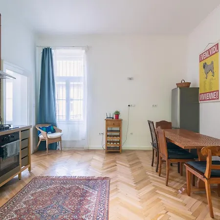 Bright & Spacious Loft With Basilica View *