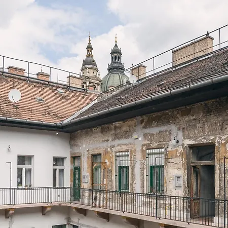 شقة Bright & Spacious Loft With Basilica View