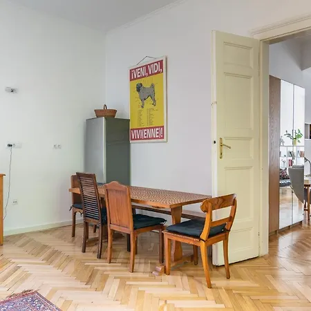 Bright & Spacious Loft With Basilica View 公寓 *